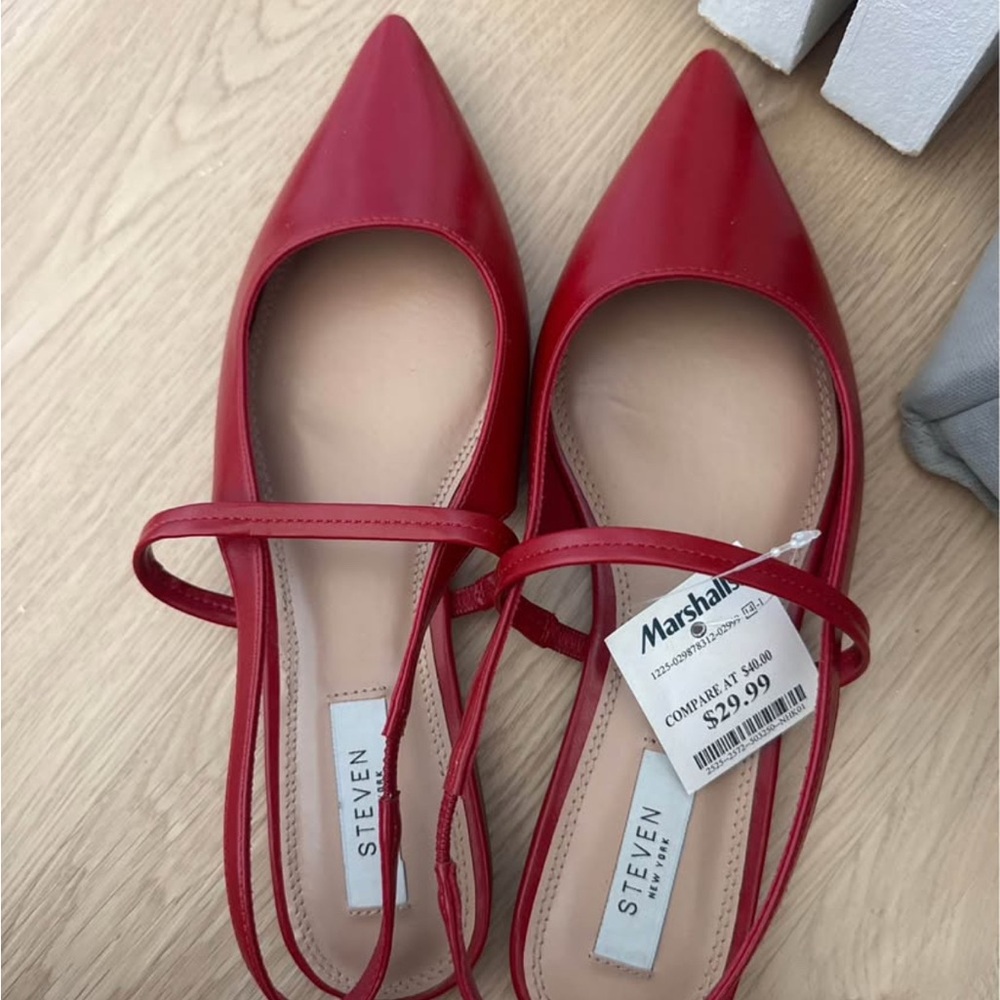 Red pointed-toe flats – Steven New York – Size 8.5, brand new!